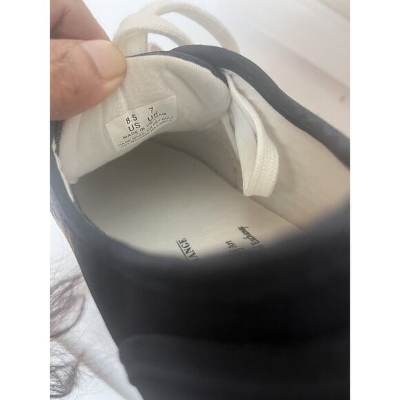 The Bradford Exchange Kitten Cats Sz 8.5 Wearable Art Sneakers Navy Blue - Picture 9 of 11